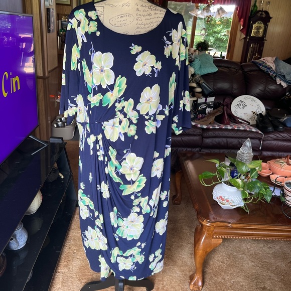 connected apparel Dresses & Skirts - Woman’s Connected Apparel size 24W floral dress
